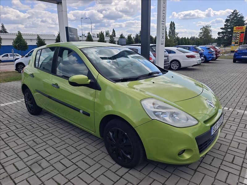 Renault Clio 1,2 16V  Authentique - fotka 8 z 19