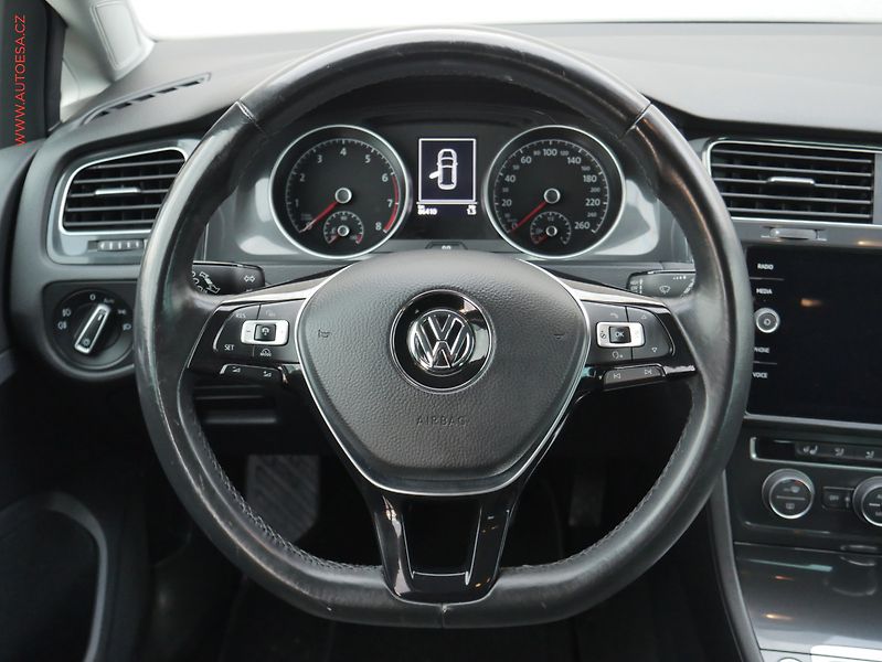 Volkswagen Golf (2018) 1.4 TSI, ČR, LED, AC - fotka 11 z 26