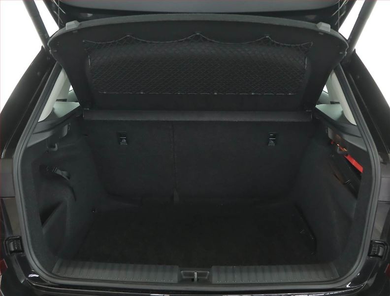 Škoda Kamiq (2023) Style 1.0 TSI - fotka 14 z 17
