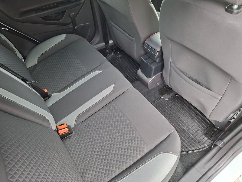 Ford Fiesta (2016) 1.25i 60kW -PARK.KAMERA - fotka 23 z 35