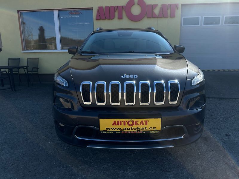 Jeep Cherokee 2.2 CRD 4x4/147kW/Automat/1MAJ - fotka 8 z 37