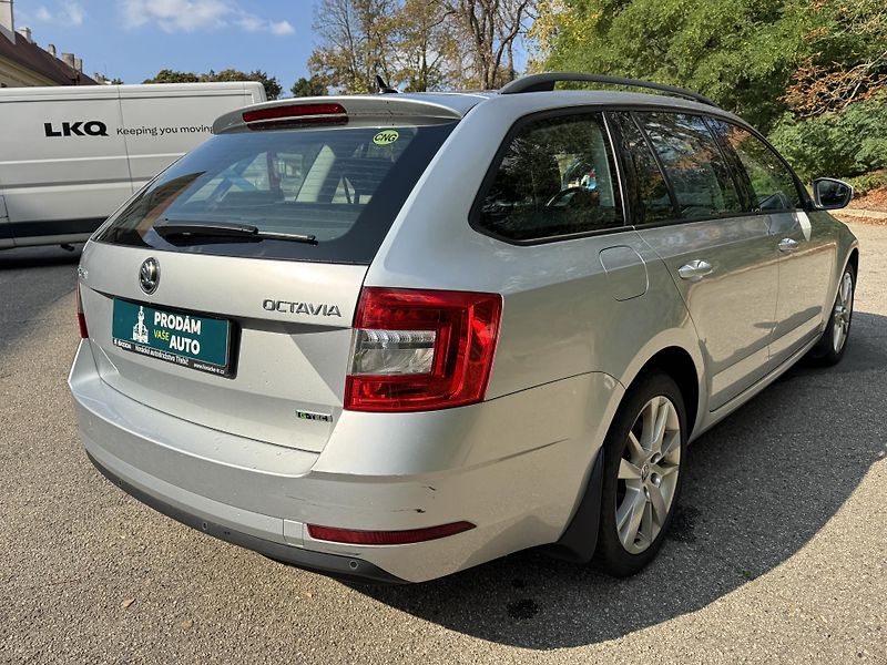 Škoda Octavia 1.5TGi původ ČR  - fotka 6 z 23