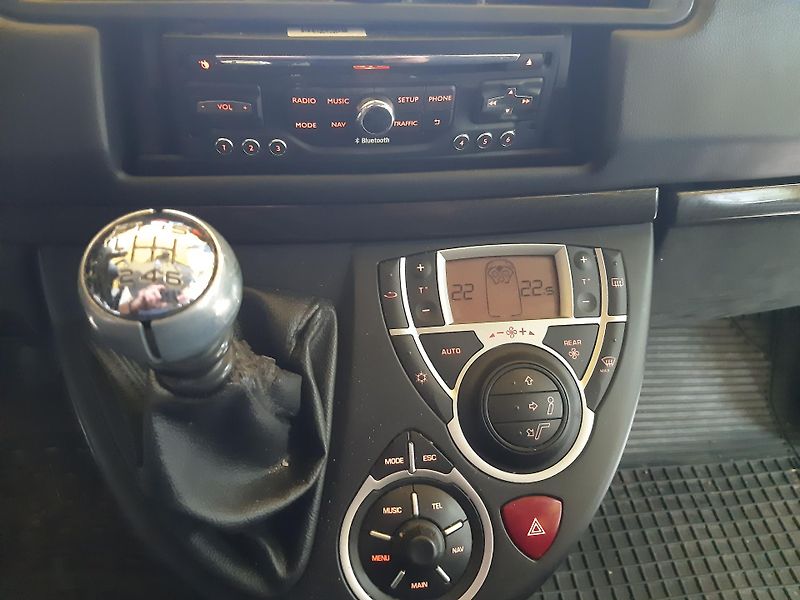 Citroën C8 2.0 HDI DIGIKLIMA NAVI TAŽNÉ - fotka 12 z 24