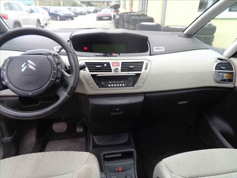 Citroën C4 Picasso 2,0 - fotka 7 z 17