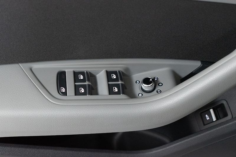 Audi A4 2.0 TDI KAMERA*ACC*VIRTUAL*DPH - fotka 15 z 42