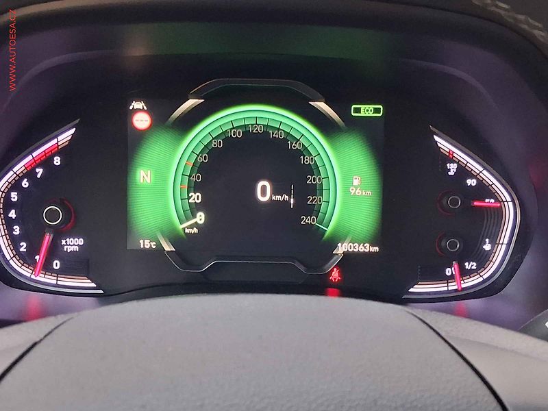 Hyundai i30 (2021) 1.5 T-GDi, Prime, LED, panor - fotka 18 z 22