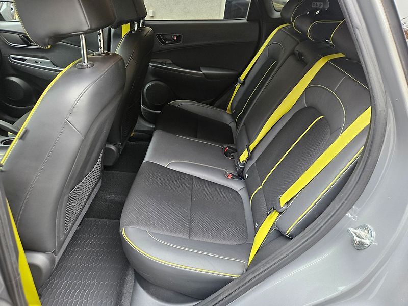 Hyundai Kona 1,0 T-GDi, Mystic+Guard, 1.maj - fotka 29 z 35
