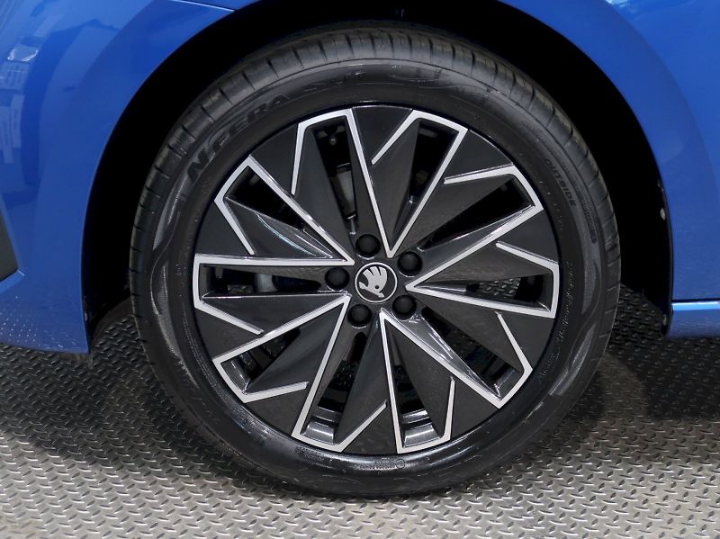 Škoda Scala (2025) TOP SELECTION 1.5TSI 110KW DSG - fotka 11 z 40
