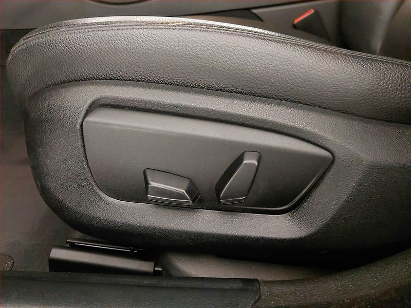 BMW Řada 5 (2015) 525d xDrive, 4X4, Automat - fotka 23 z 25