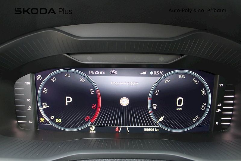 Škoda Karoq (2023) Style Exclusive 1.5TSI / 110kW - fotka 13 z 24