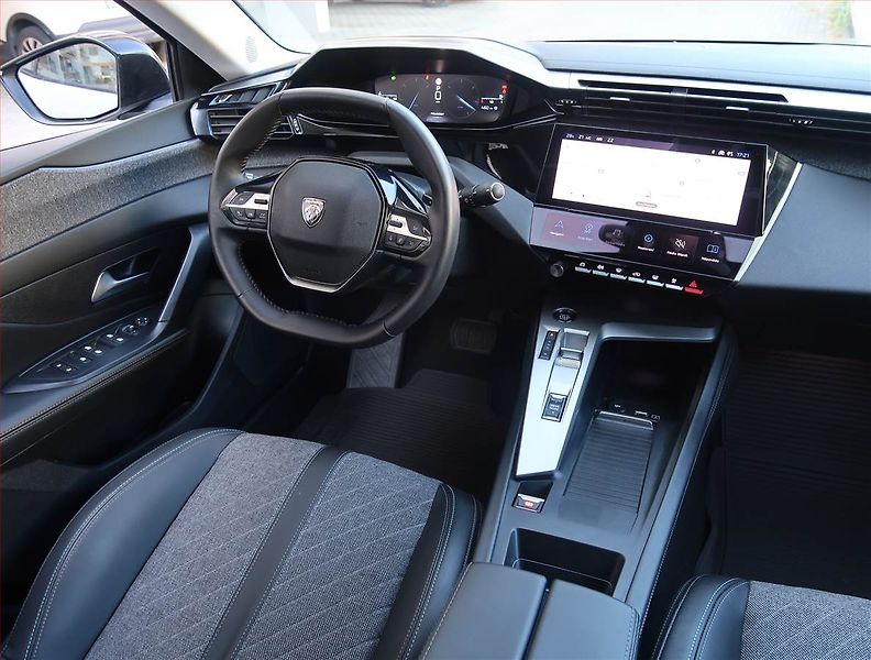 Peugeot 408 (2024) 1.2 PureTech - fotka 7 z 22