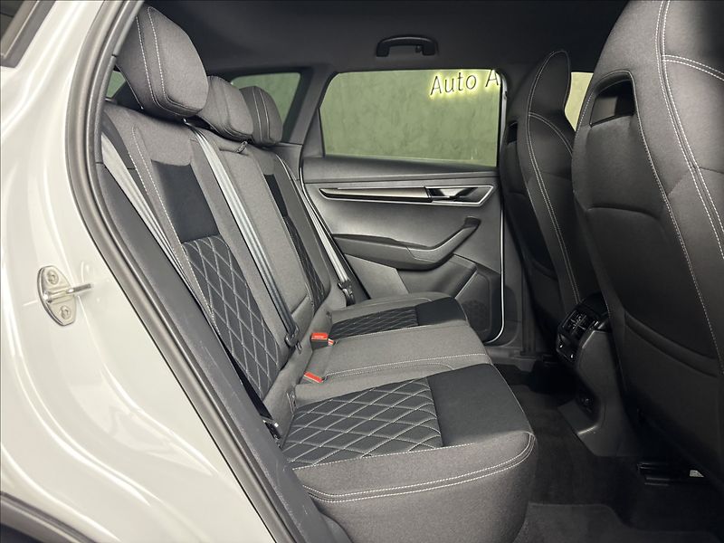 Škoda Karoq 2,0 TDi  Sportline LED Virtual - fotka 14 z 47