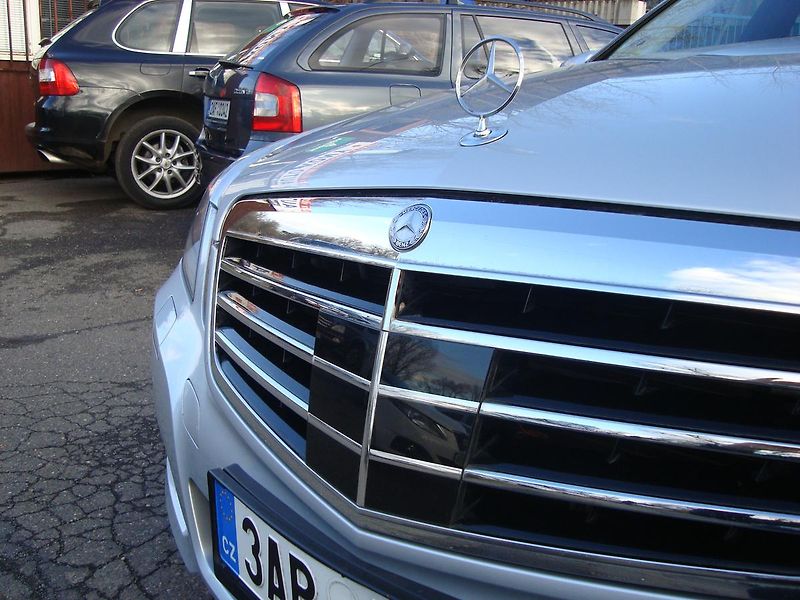 Mercedes-Benz Třídy E (2008) E 500,1.Maj. v ČR,Servisní k. - fotka 13 z 74