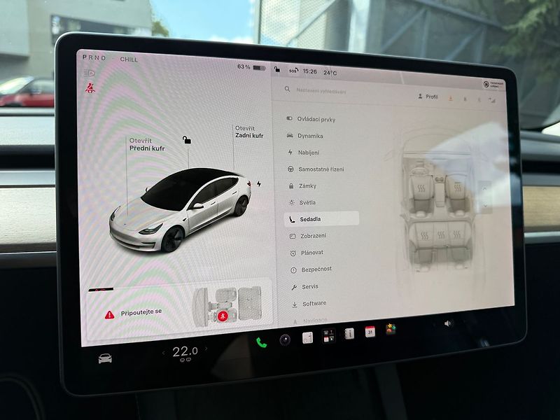 Tesla Model 3 Long Range AWD - fotka 21 z 38