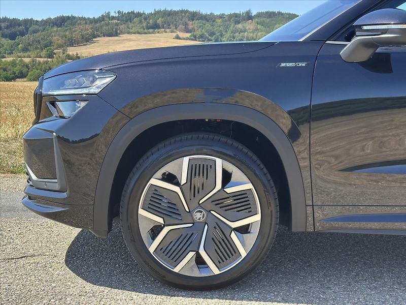 Škoda Kodiaq 2,0 TDI DSG 4x4 Sportline 7-Mí - fotka 29 z 36