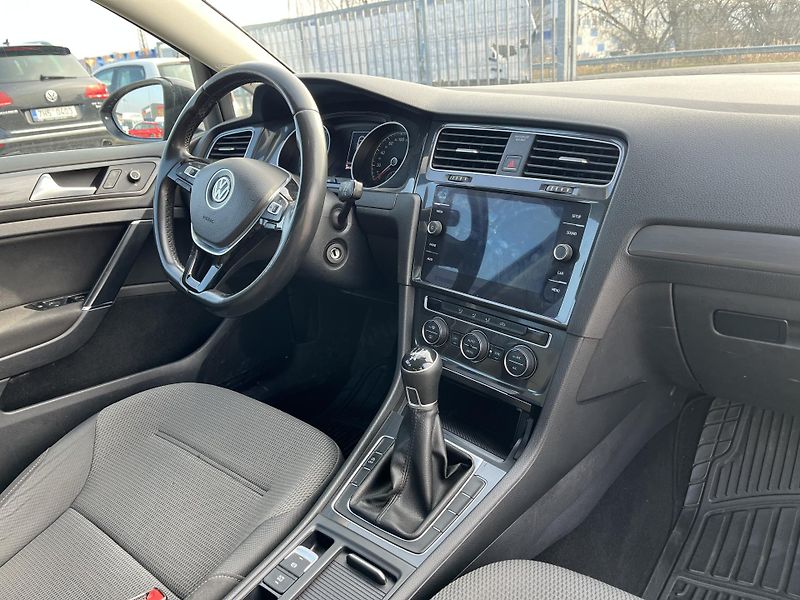 Volkswagen Golf Variant (2018) 1.6 TDi -85kW - fotka 10 z 13