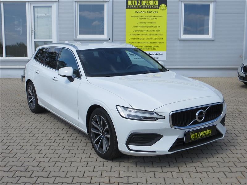 Volvo V60 2,0 D 145kW Momentum mHEV AUT - fotka 1 z 23