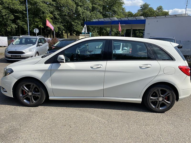 Mercedes-Benz Třídy B (2014) MERCEDES BENZ B 180 CDi  - fotka 2 z 25