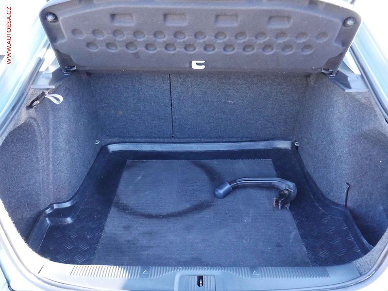 Škoda Octavia (2010) 1.6 LPG, AC, TZ, park.čidla - fotka 7 z 14