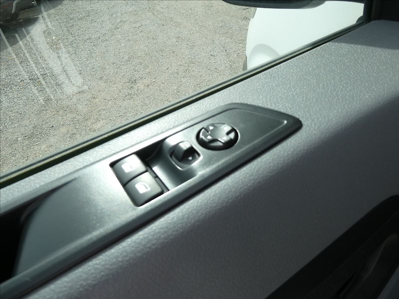 Peugeot Expert 1,5 HDi 1.MAJ.,LONG,9.míst,DPH - fotka 31 z 44