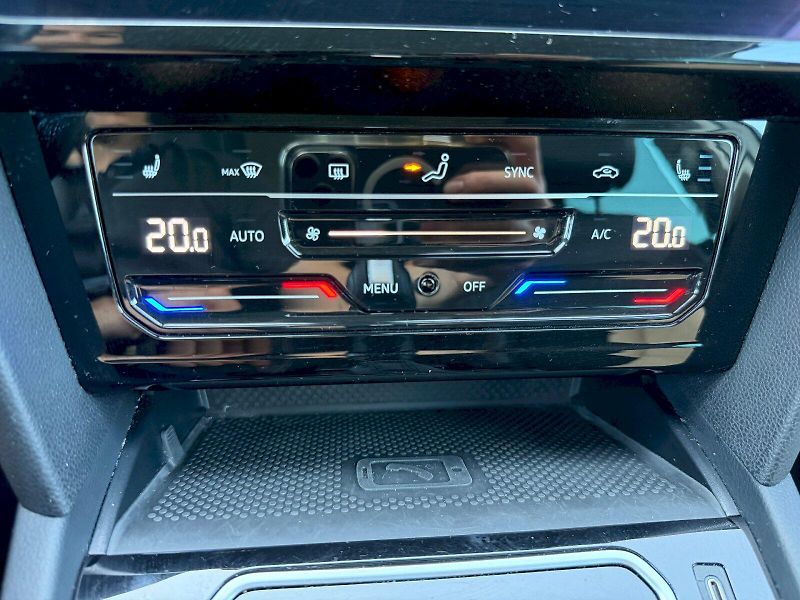 Volkswagen Passat (2021) 2.0 TDI 110kW R-LINE - fotka 28 z 35