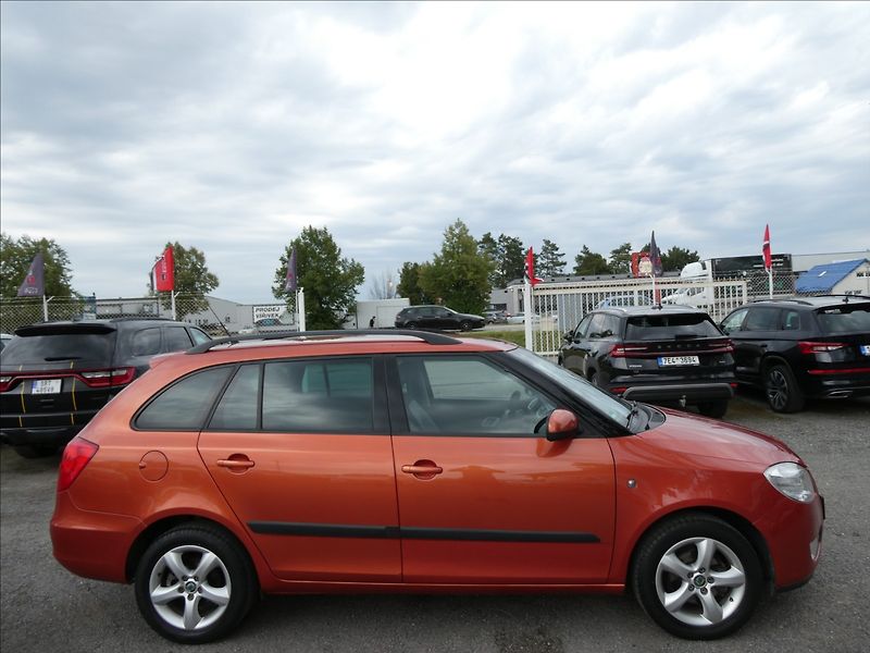 Škoda Fabia 1,4 i16V 1.MAJITEL,závěs,2xkol - fotka 12 z 48