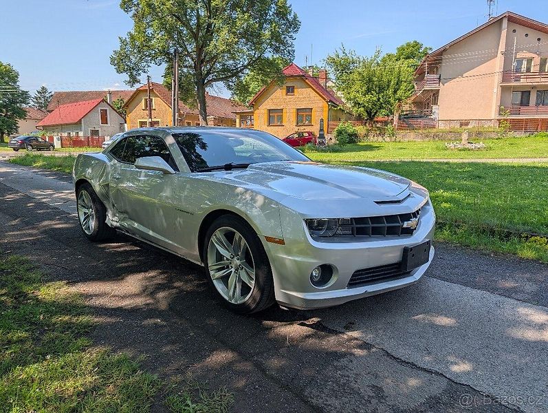 Chevrolet Camaro (2011) Havarované na pravý bok. Jedná - fotka 7 z 15
