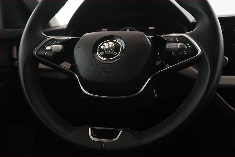 Škoda Kamiq (2024) 1.0 TSI - fotka 16 z 16