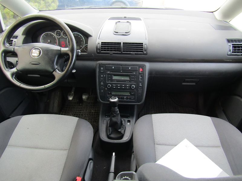 Seat Alhambra (2006) 2.0 TDI 103kW - fotka 15 z 34