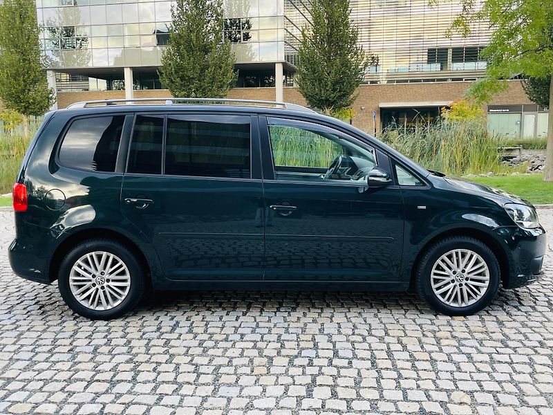 Volkswagen Touran 2.0TD MANUÁL 7MÍST SERVISKA - fotka 11 z 43