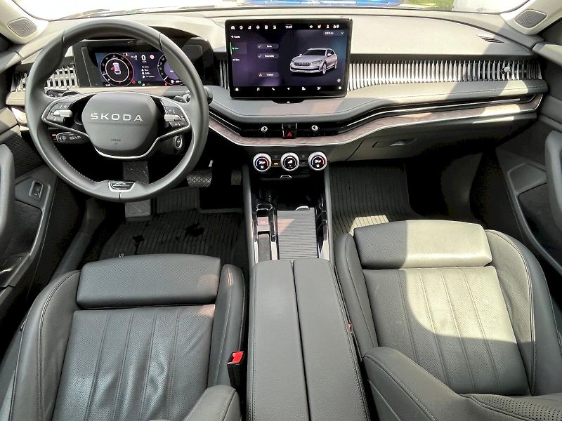 Škoda Superb (2025) 2.0 TDI 142kW 4x4 L&K Combi DS - fotka 13 z 32