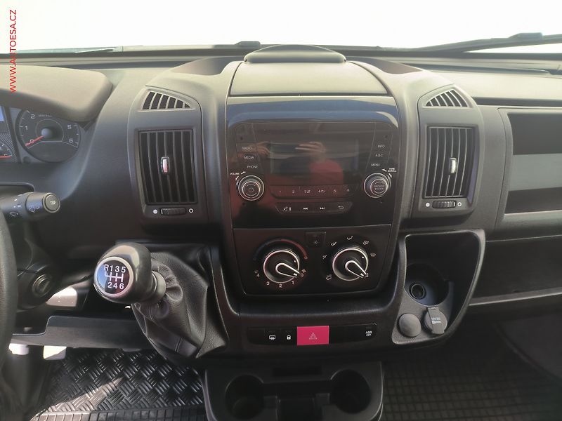 Peugeot Boxer (2021) 2.2HDi SKŘÍŇ, 1.maj,ČR - fotka 11 z 18
