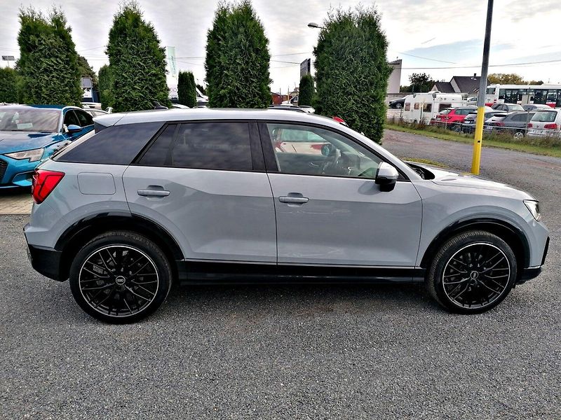 Audi Q2 (2021) 1.5 35 TFSi S-Tronic S-Line - fotka 7 z 28