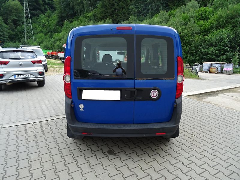 Fiat Dobló (2011) 1.3 JTD 66kw MAN5 - fotka 7 z 24