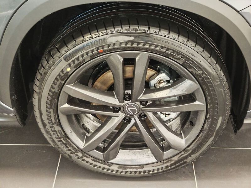 Lexus NX 350h 350h PRESTIGE - fotka 10 z 46