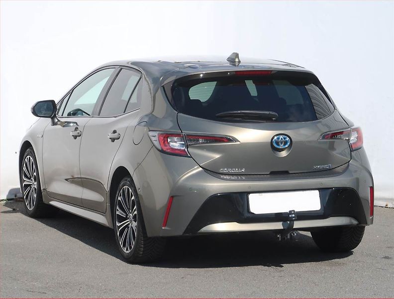 Toyota Corolla (2019) Style 1.8 Hybrid, Automat - fotka 4 z 23
