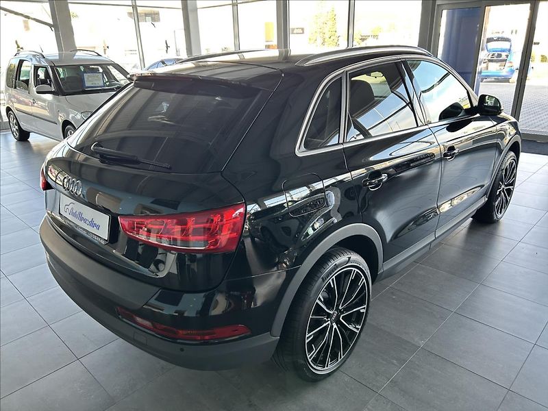 Audi Q3 1,4   TFSI 110kW,1.MAJ,SERVISK - fotka 6 z 24
