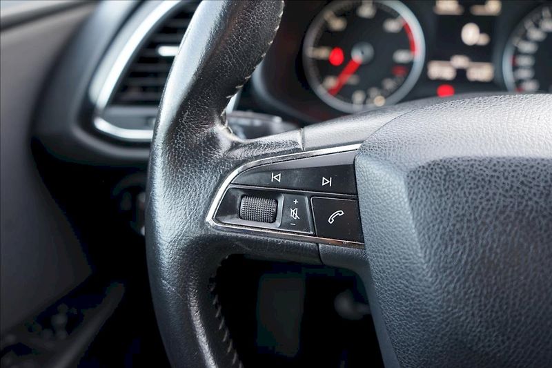 Seat Leon (2013) TDI 77 kW Style - fotka 18 z 23