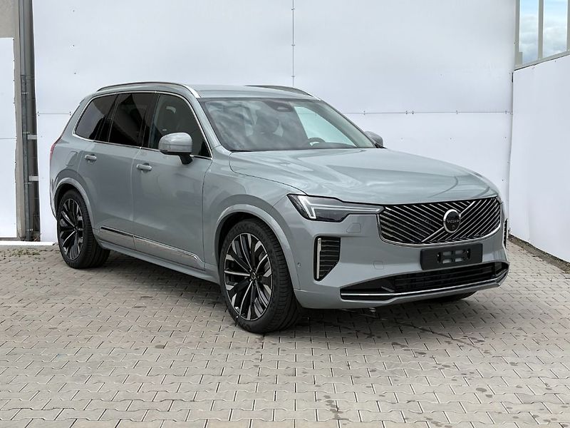 Volvo XC90 Plus Bright B5 184kW - fotka 4 z 18