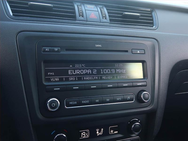 Škoda Rapid (2013) Ambition 1.2 TSI, Tempomat - fotka 12 z 16