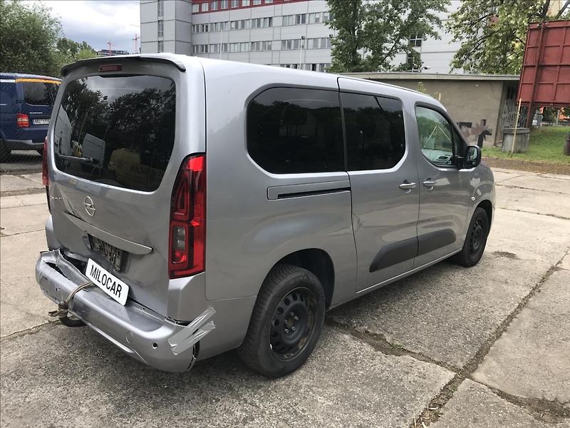 Opel Combo LIFE LONG 1.2T 81 KW 5 míst - fotka 6 z 16