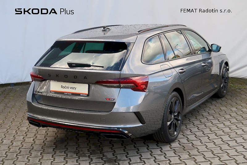 Škoda Octavia (2025) COMBI RS 2,0 TSI 195kW DSG - fotka 2 z 29