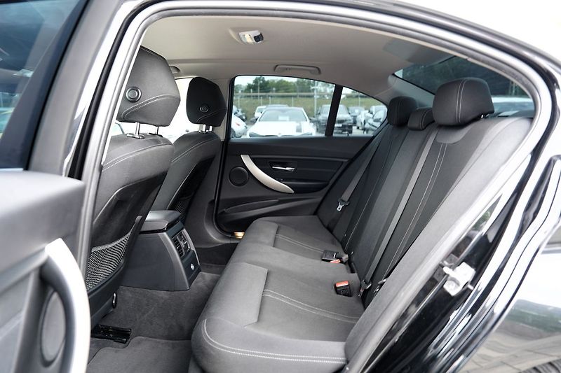 BMW Řada 3 320d automat/EfficientDynamic/ - fotka 30 z 39