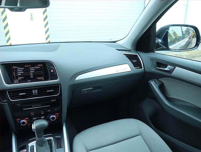 Audi Q5 (2015) design 2.0 TDI, 4X4, Automat - fotka 8 z 24