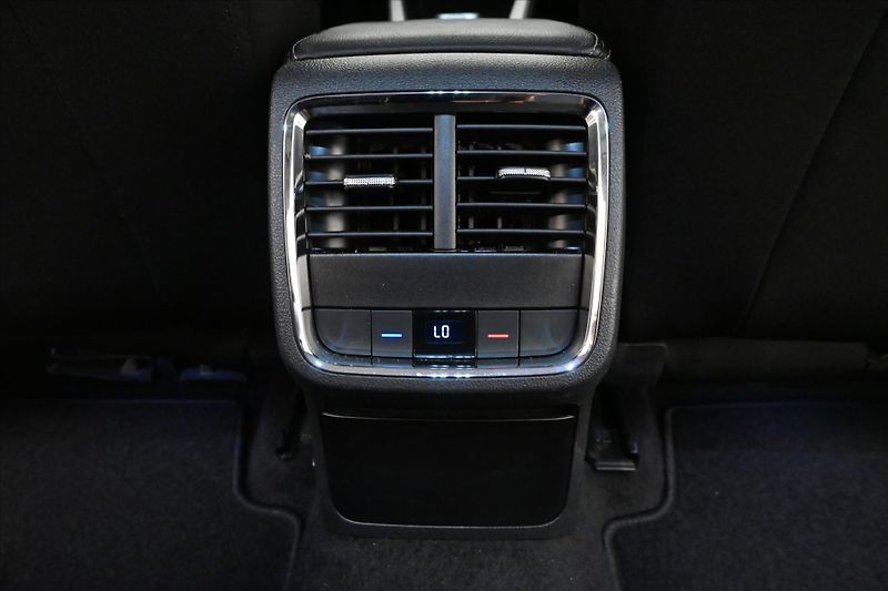 Škoda Octavia 2,0 TDI 110kW DSG Style Záruka - fotka 22 z 32