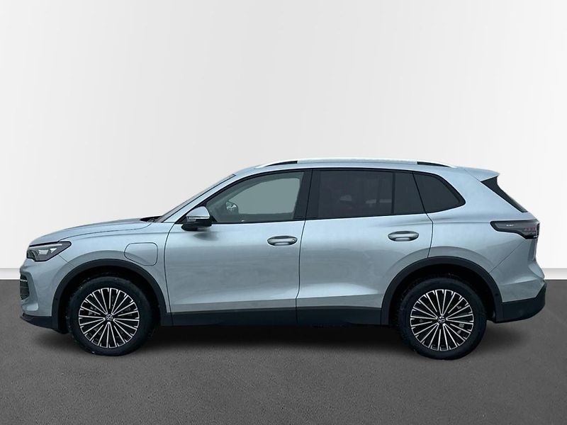 Volkswagen Tiguan (2025) People 1,5 TSI 150 kW eHybrid - fotka 3 z 23
