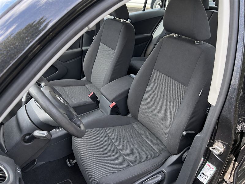 Volkswagen Tiguan 1,4 Tsi trend&Fun aut.klima - fotka 9 z 28