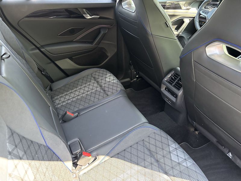 Volkswagen Tiguan (2025) 2.0 TDI 4Motion DSG R-Line Peo - fotka 10 z 33