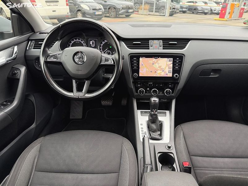 Škoda Octavia 1.6 TDi DSG - fotka 11 z 32