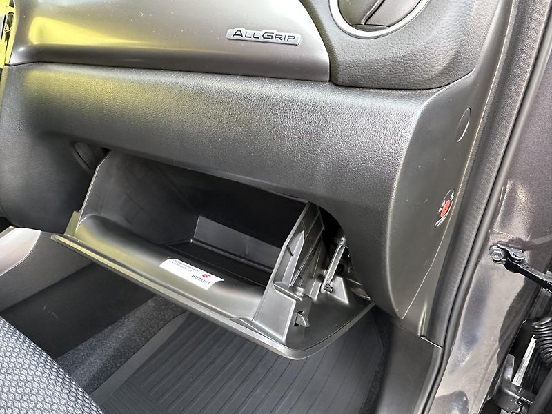 Suzuki Vitara (2024) 4x4*1.4 hybrid/95Kw * 1.Maj.  - fotka 20 z 38
